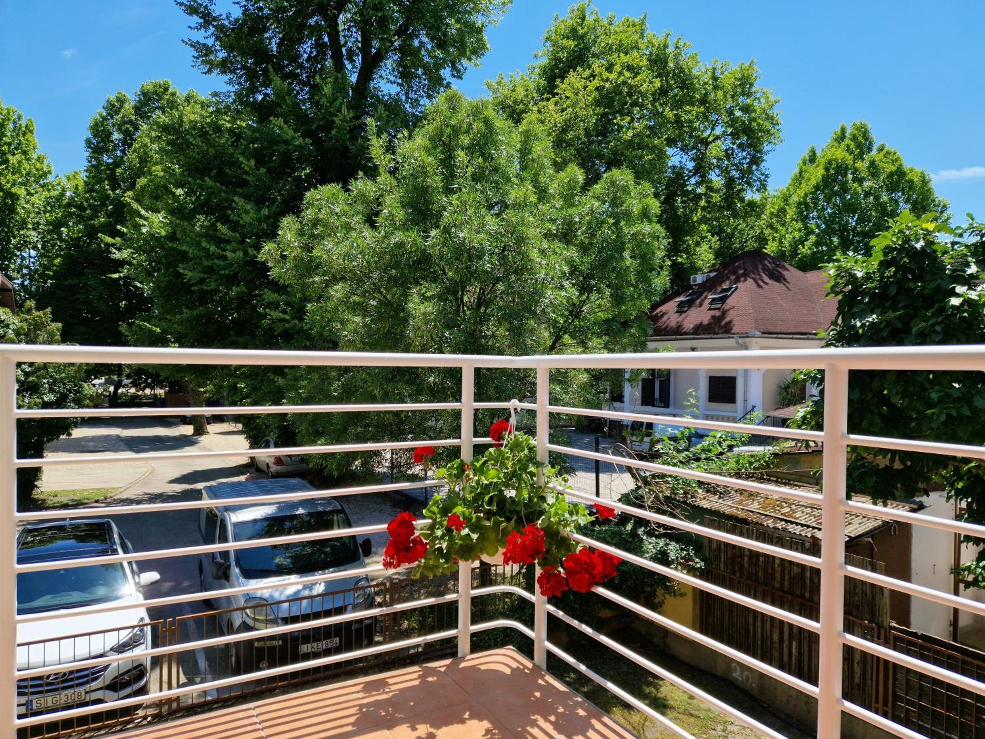 Siofoki Beach Apartman Exterior foto